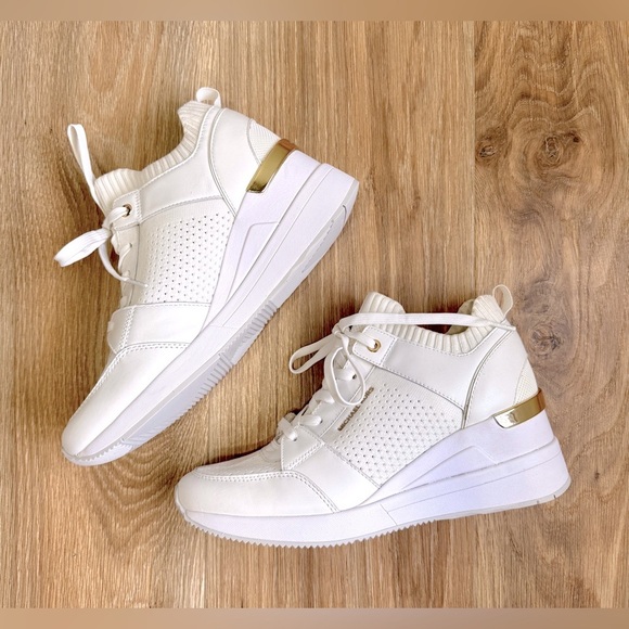 MICHAEL Michael Kors White Georgie Knit Trainer Size 9.5 LNC - Picture 8 of 10